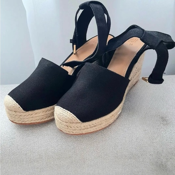 H&M Black Canvas Espadrilles with Cream Sole - Picture 2 of 8